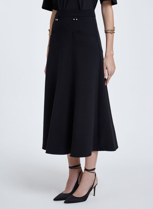 16112429_09_3-SAIA-CECILE-BLACK