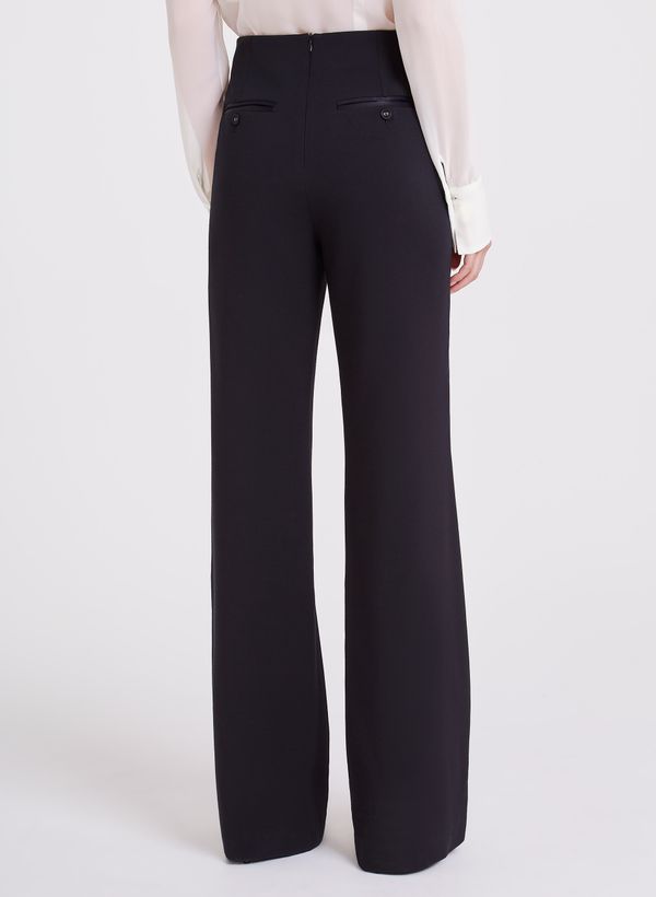 18112871_09_4-CALCA-PIA