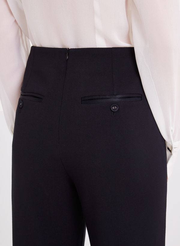 18112871_09_6-CALCA-PIA