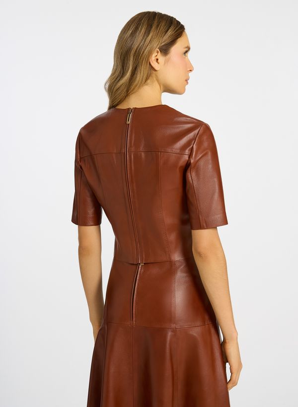 11140057_24_4-BLUSA-MARY-MARROM-COURO