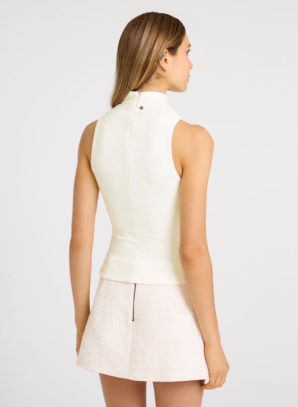 12052386_11_4-REGATA-ELLA