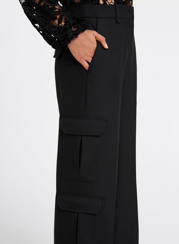 18112904_09_6-CALCA-BIA-TWILL-PRETA