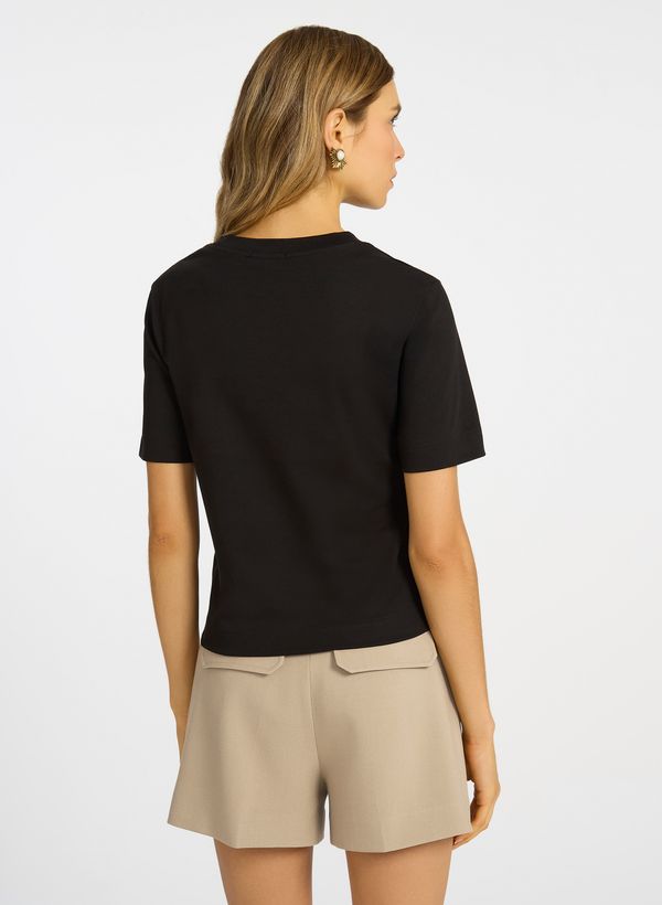 11220365_09_4-CAMISETA-ESSENTIAL-BLACK
