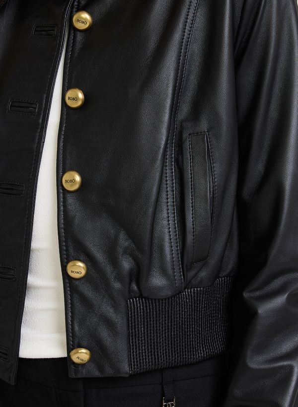 24140659_09_5-JAQUETA-LUCY-PRETA-COURO